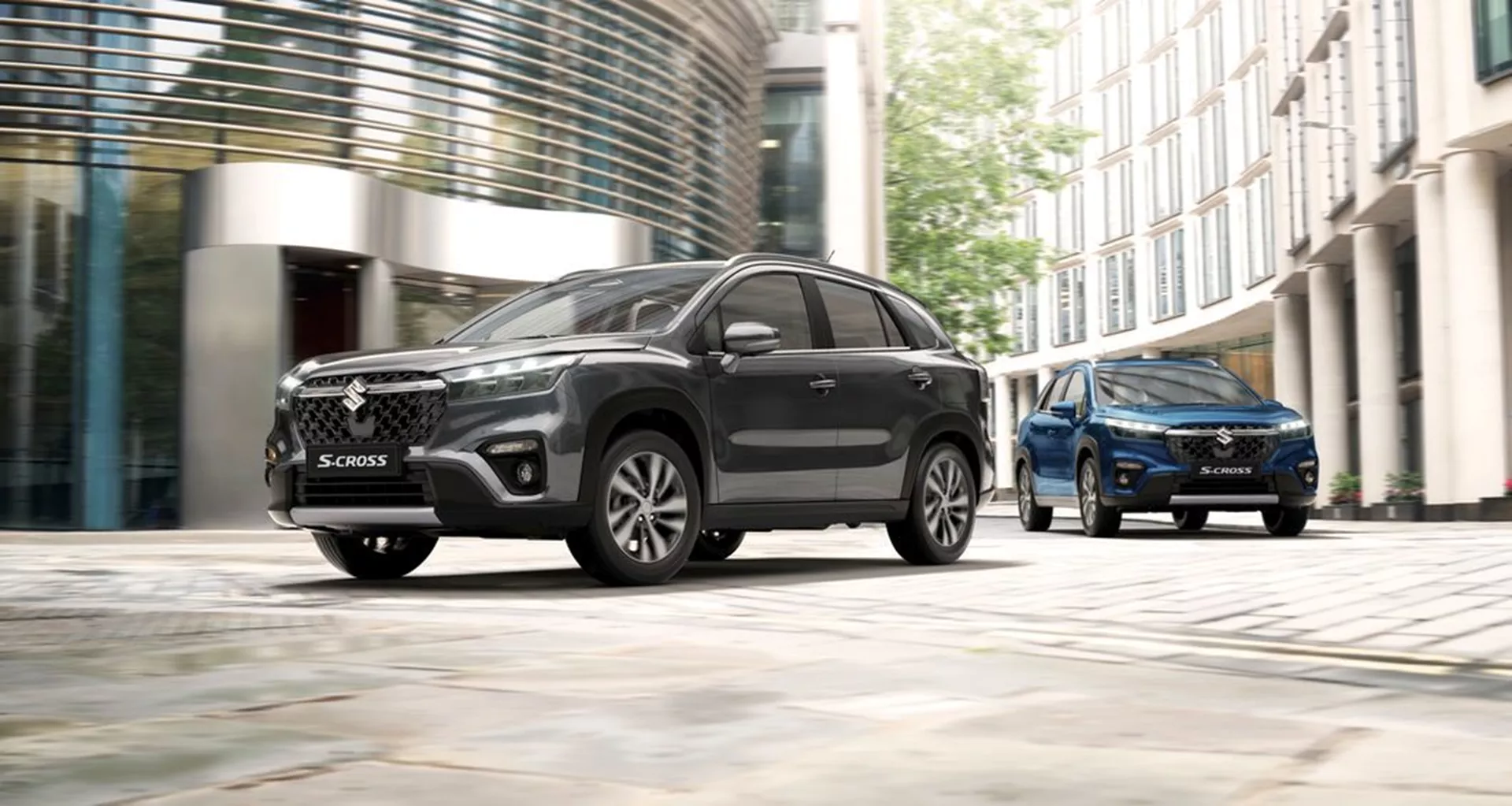 Suzuki S-Cross in the city