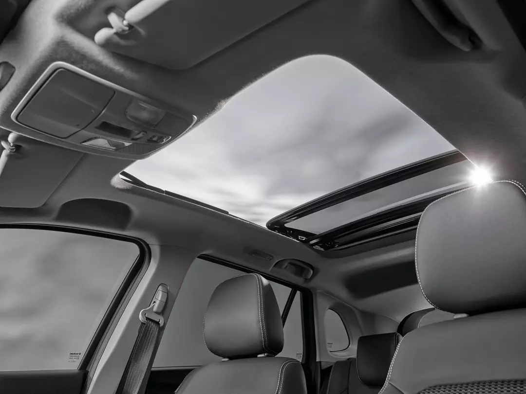 Suzuki S-Cross Panoramic Roof