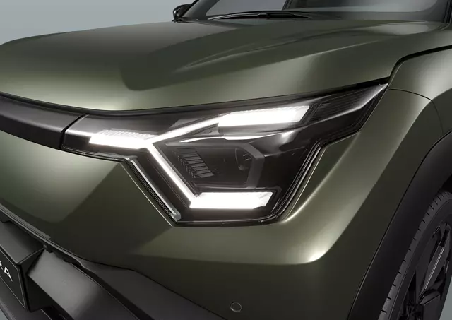 Suzuki e Vitara land breeze metallic green headlight