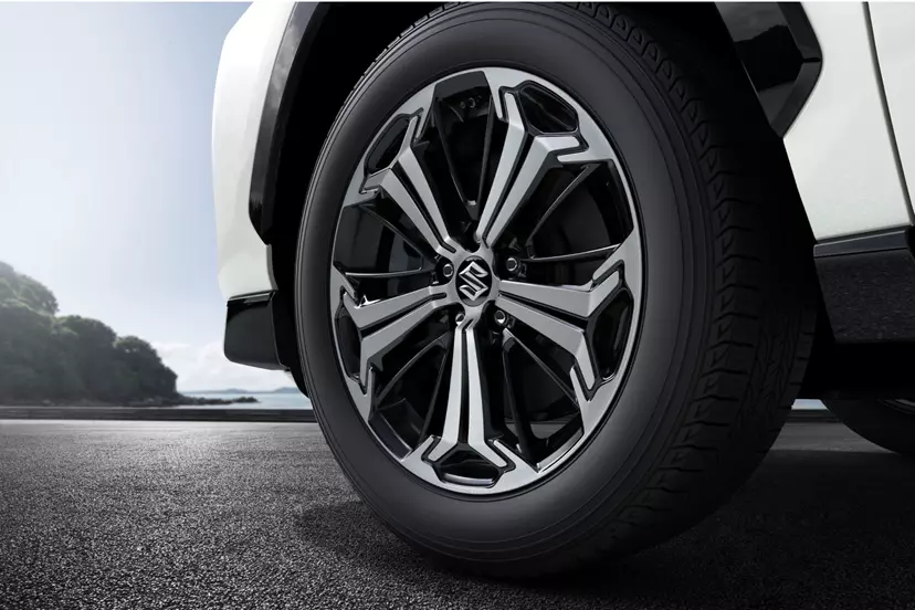 Information on tyre specifications and maintenance for Suzuki vehicles.