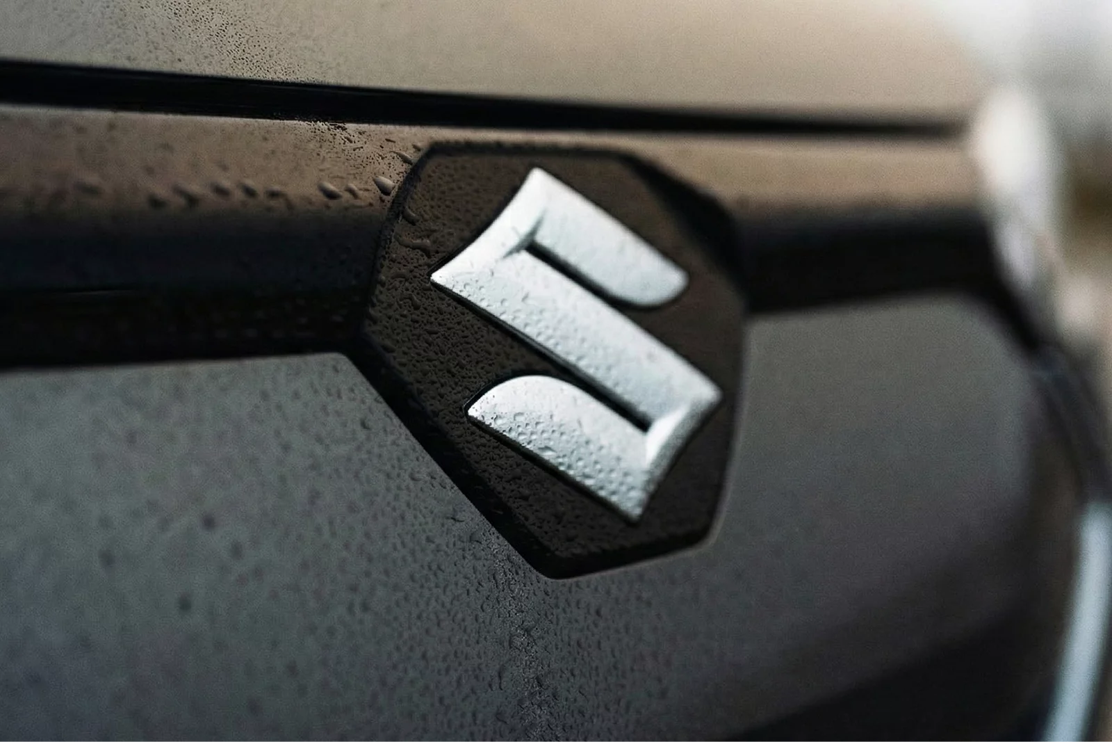 Suzuki car logo