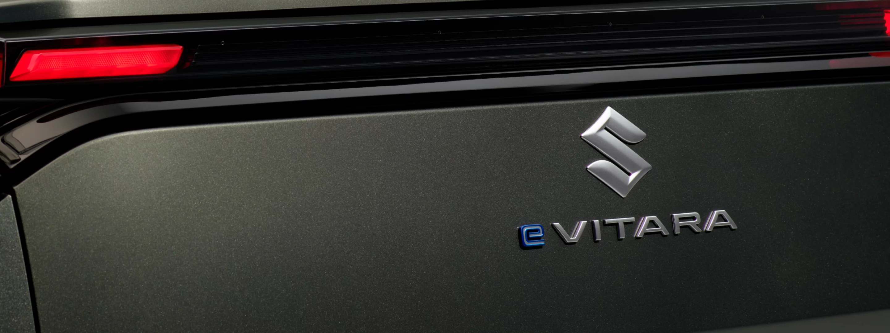 Suzuki e Vitara Range Badge