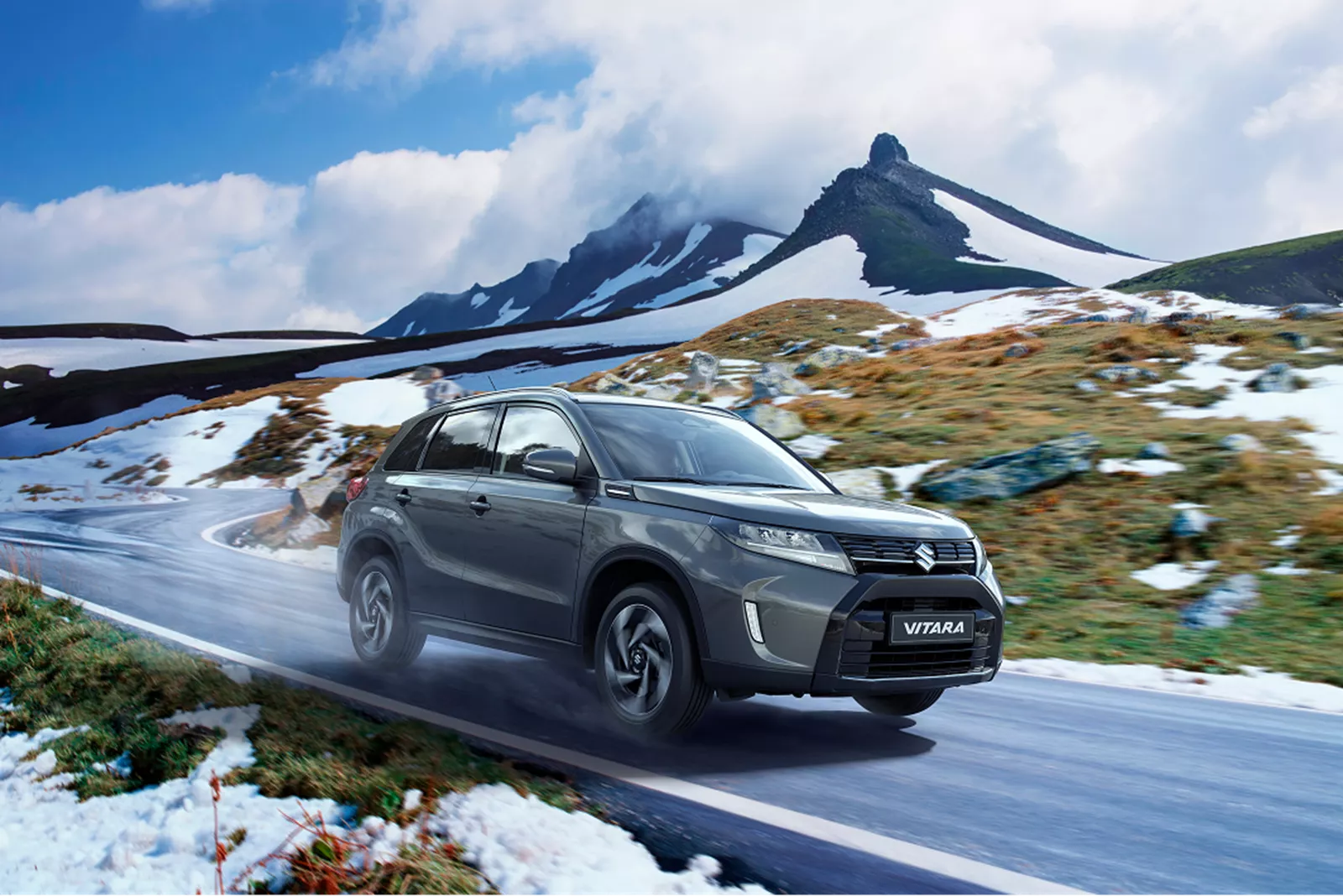 Suzuki Vitara on the mountain street